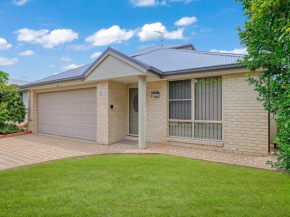 Spacious Modern Walk to the Beach, Nelson Bay